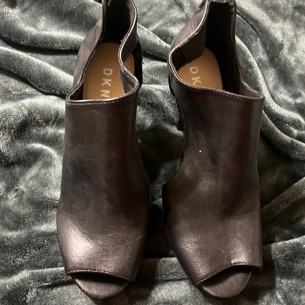 Black DKNY heels, size 91/2 , never worn
